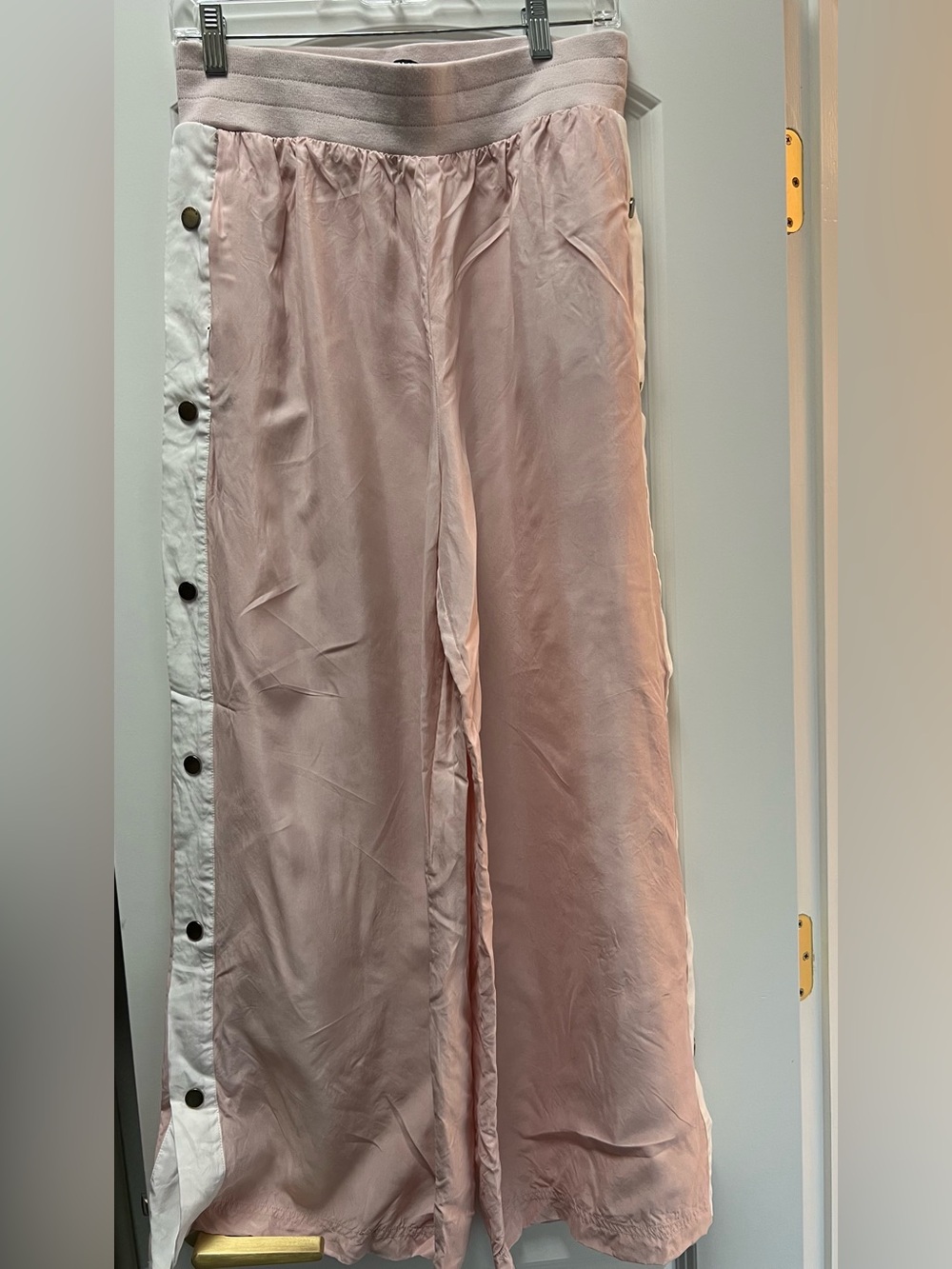 5Preview Silky Wide-Leg Pink Lounge Pants